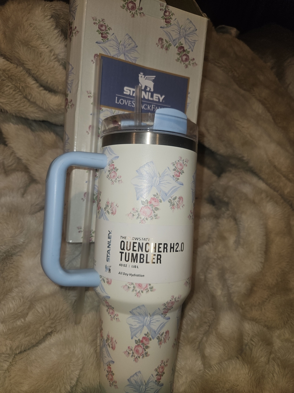 Stanley Quencher H2.0 Tumbler Mug - Floral Cream and Light Blue